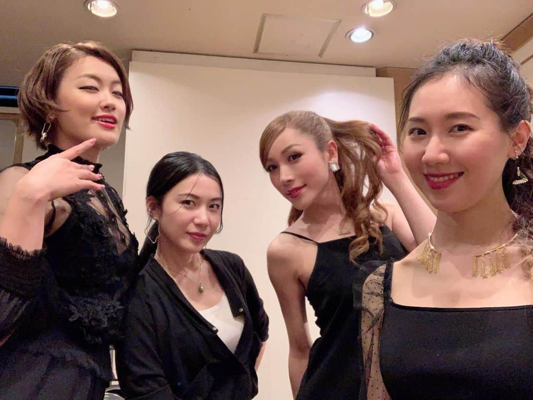 丹羽麻由美さんのインスタグラム写真 - (丹羽麻由美Instagram)「2019年7月28日 南青山MANDALAにて 〈Nao&Mayumi 20th Anniversary Party 〜 Dear COLOR days 〜〉 を開催させていただきました。 デビューから20年のこの記念すべき日に集まってくださった、愛情いっぱいのお客様と、たくさんサポートしてくださった周りの方々に感謝しています。 思いのたけはブログに書きましたので、私のトップページからぜひブログの方も見てみてください。 本当にありがとうございました！ . #COLOR20th728  #南青山マンダラ  #COLOR #20th #anniversary  #party」8月1日 10時28分 - mayumi912