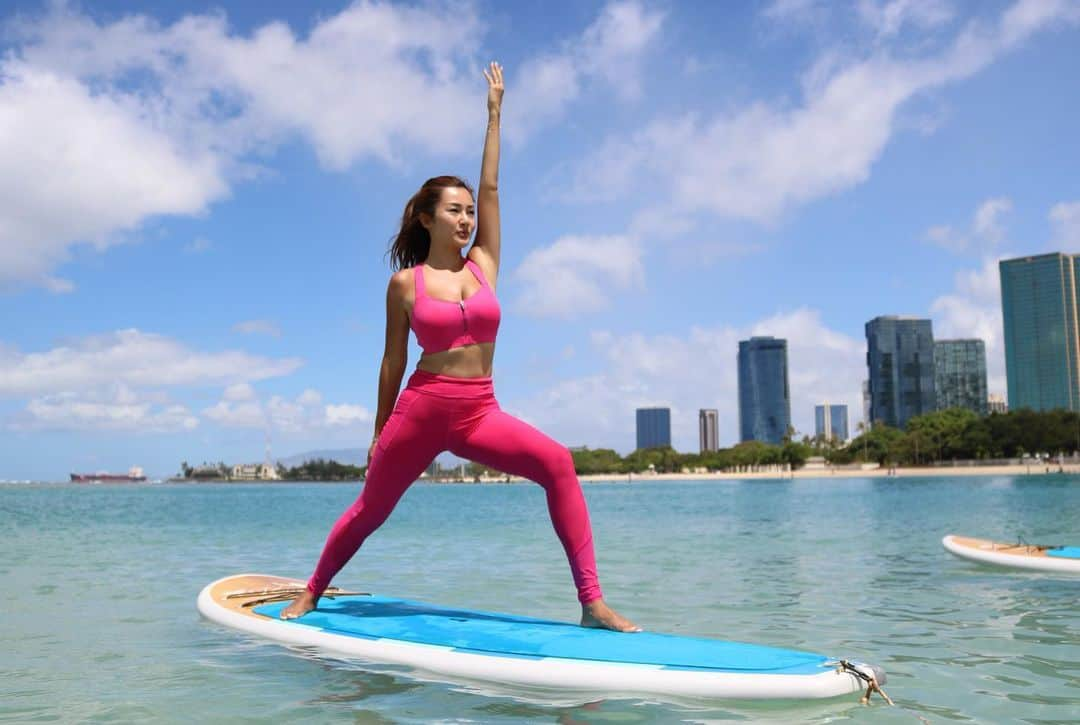 福王寺彩野さんのインスタグラム写真 - (福王寺彩野Instagram)「今日は初のSUPヨガ @kapalili_hawaii へ🏄‍♀️✨ 🧘‍♀️ヨガがとても苦手なので絶対何も出来ないと思いましたが @shoko_kapalili_official 先生のサップヨガはすっごく楽しくて気持ち良くて1時間があっという間😍 最後は海と一体化したような気持ちになれて最高でした💓💗 ありがとうございました🙏💞 #hawaii #beach #yoga #supyoga #kapalilihawaii #alamoanabeach #ハワイ #ヨガ #SUPヨガ #サップヨガ #アラモアナビーチ 📸 @yuyaloha17」8月1日 10時38分 - ayano_fukuoji