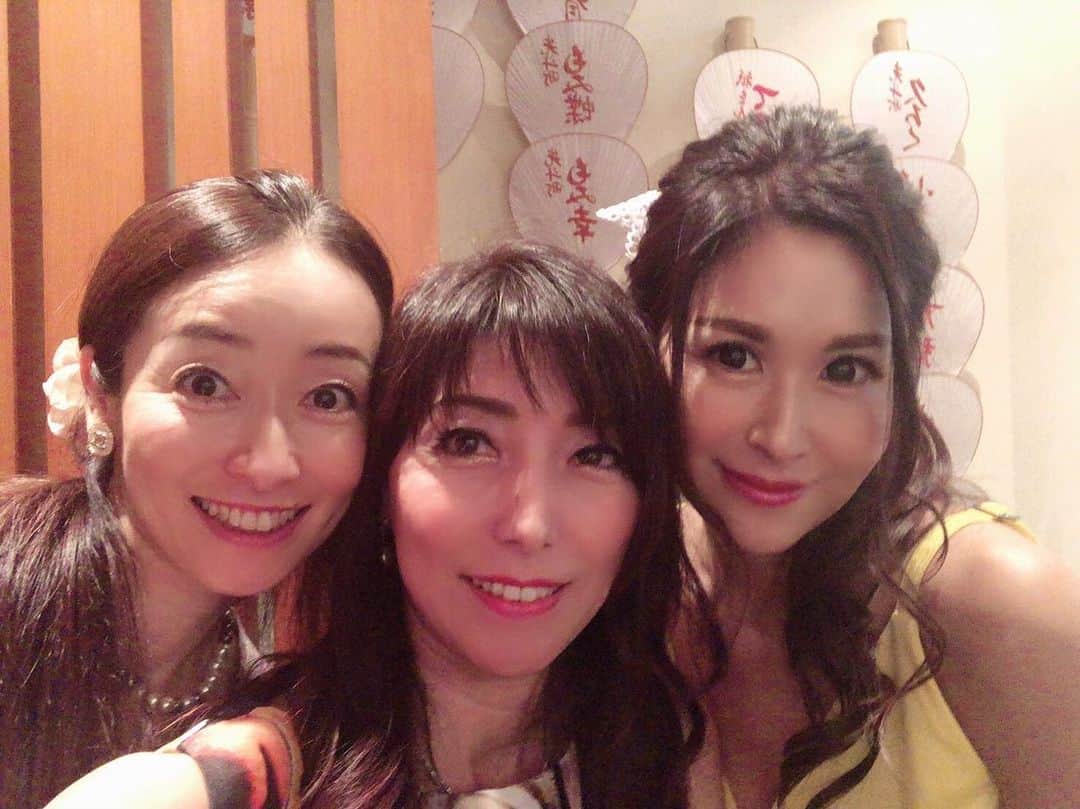 越野矢素子さんのインスタグラム写真 - (越野矢素子Instagram)「素敵なお友達に私のアース世界大会のお祝いと典子さんの日本大会、しげかさんのミセスジャパンの日本大会のお祝いをして貰いました✨素敵なお友達に素敵なお祝い会をして頂ける事に幸せを感じました💕」8月1日 10時55分 - loversyaso