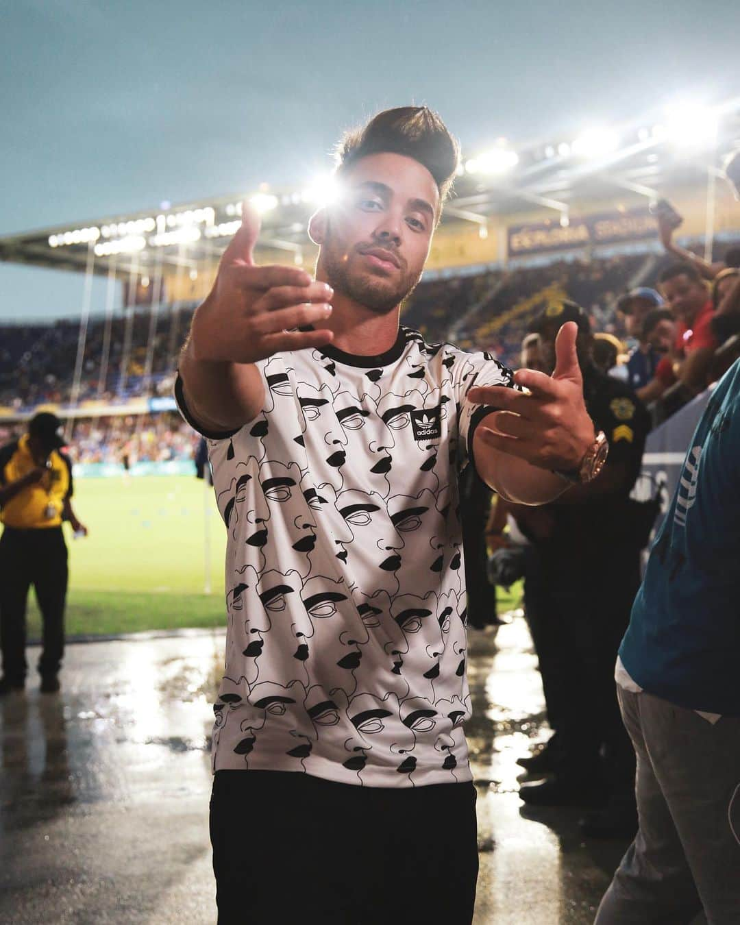 プリンス・ロイスさんのインスタグラム写真 - (プリンス・ロイスInstagram)「MLS All Stars VS Atlético Madrid ⚽️🔥 #MLSAllStar」8月1日 11時17分 - princeroyce