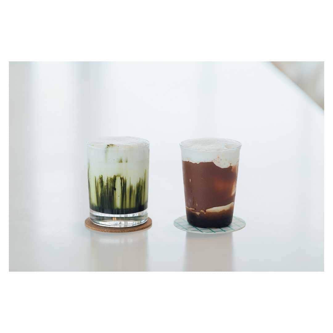 JR九州高速船株式会社のインスタグラム：「. . これが、いま釜山で 一番クールなカフェか。 . . #釜山デート . #CAFEEBTONIC . . Photo: @shintaroyamanaka_photo . . . . #影島 #コーヒー #ケーキ #☕ #🍰 #カフェ好きな人と繋がりたい #カフェ #釜山港 #絶景 #view #海外旅行 #デート #カップル #韓国 #韓国旅行 #旅行 #船 #釜山#プサン #JR #JR九州 #ビートル #JR九州高速船  #BEETLEBUSANBOOK #BBB」