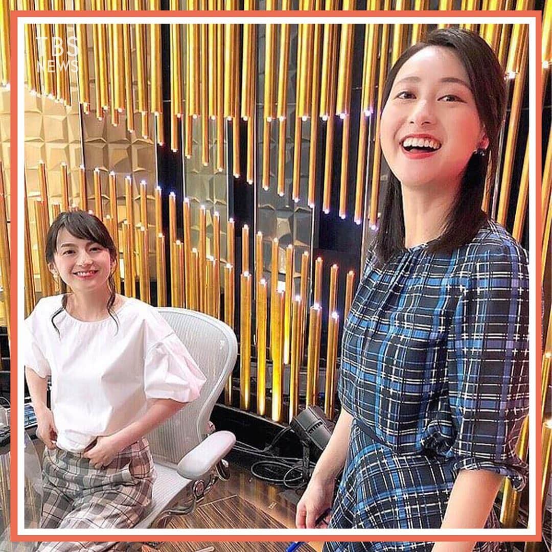 TBS NEWSさんのインスタグラム写真 - (TBS NEWSInstagram)「【news23】 実は、小川キャスターと山本アナ 昨日はチェック柄でリンクコーデでした😊 . きょうから8月ですね！ 皆さま夏の予定はお決まりですか？🏖 . 今夜も放送はよる11:00からです！ ぜひご覧ください。 . 👗小川キャスター…NATURAL BEAUTY . #小川彩佳 #山本恵里伽 #キャスター #アナウンサー #衣装 #今日のコーデ #リンクコーデ #双子コーデ #fashion #ootd #outfitoftheday #news23 #TBS #TBSNEWS #news #ニュース #8月」8月1日 11時57分 - tbsnews_insta