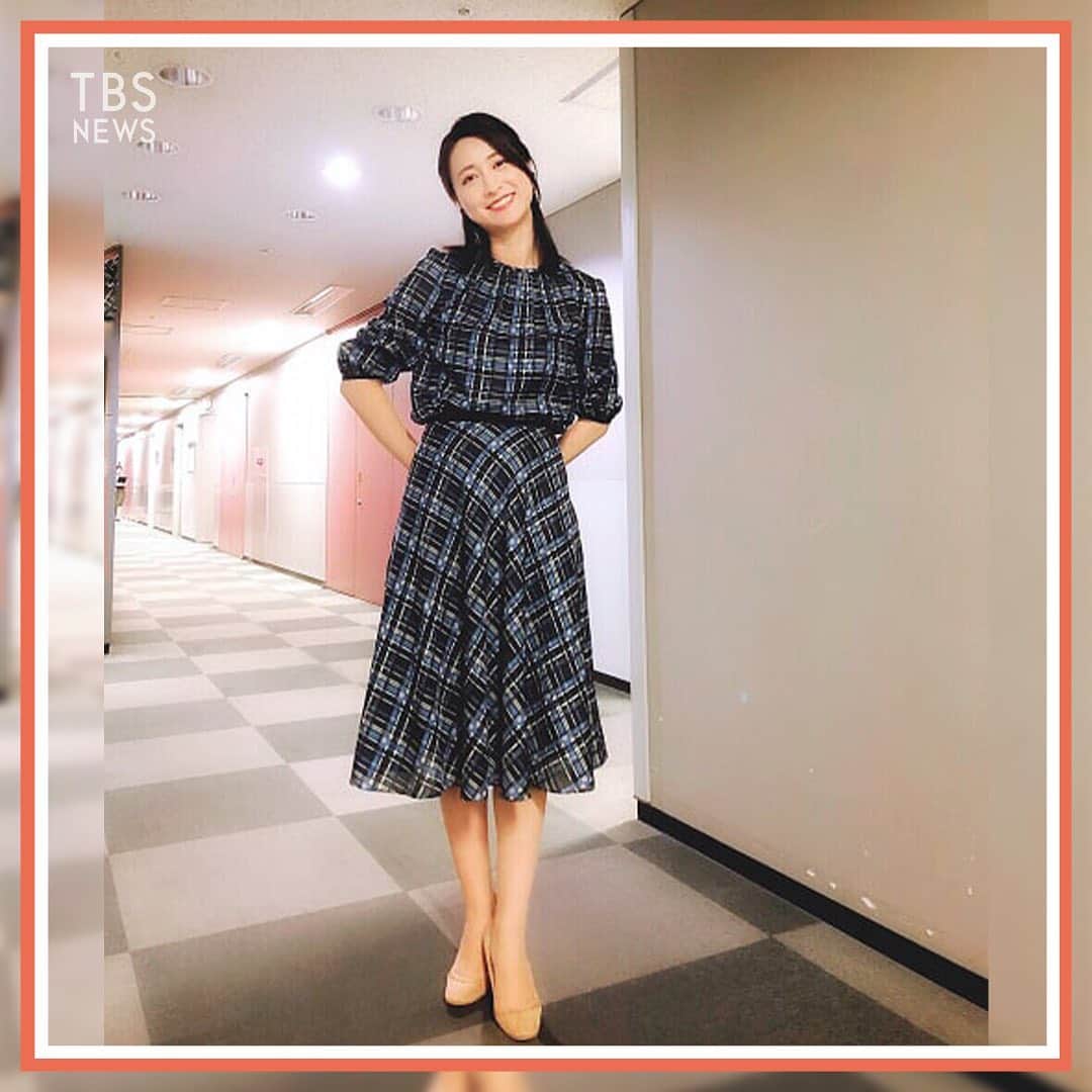 TBS NEWSさんのインスタグラム写真 - (TBS NEWSInstagram)「【news23】 実は、小川キャスターと山本アナ 昨日はチェック柄でリンクコーデでした😊 . きょうから8月ですね！ 皆さま夏の予定はお決まりですか？🏖 . 今夜も放送はよる11:00からです！ ぜひご覧ください。 . 👗小川キャスター…NATURAL BEAUTY . #小川彩佳 #山本恵里伽 #キャスター #アナウンサー #衣装 #今日のコーデ #リンクコーデ #双子コーデ #fashion #ootd #outfitoftheday #news23 #TBS #TBSNEWS #news #ニュース #8月」8月1日 11時57分 - tbsnews_insta