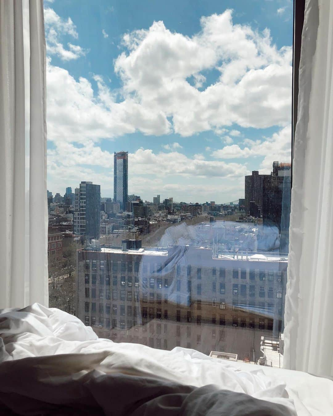 大屋夏南さんのインスタグラム写真 - (大屋夏南Instagram)「I miss you NYC.  そろそろNY行きたいなー。みんな夏休みどこ行くの？👀(そういえば私夏休みあるのかな🤔) ・ ・ #nyc #tb #この前のタイは仕事だよ」8月1日 12時09分 - __kana_oya__