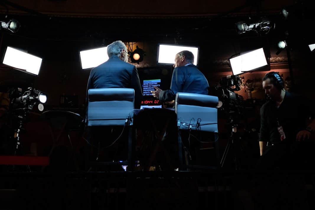CNNさんのインスタグラム写真 - (CNNInstagram)「Photographer Gabriella Demczuk captured behind-the-scenes images during CNN's #DemDebate in Detroit 📸 On Tuesday and Wednesday, candidates took the stage, and for many, this might have been their final shot to make a moment on national television. For the third and fourth debates later this year, the Democratic National Committee is doubling the threshold that candidates need to qualify.」8月1日 12時09分 - cnn