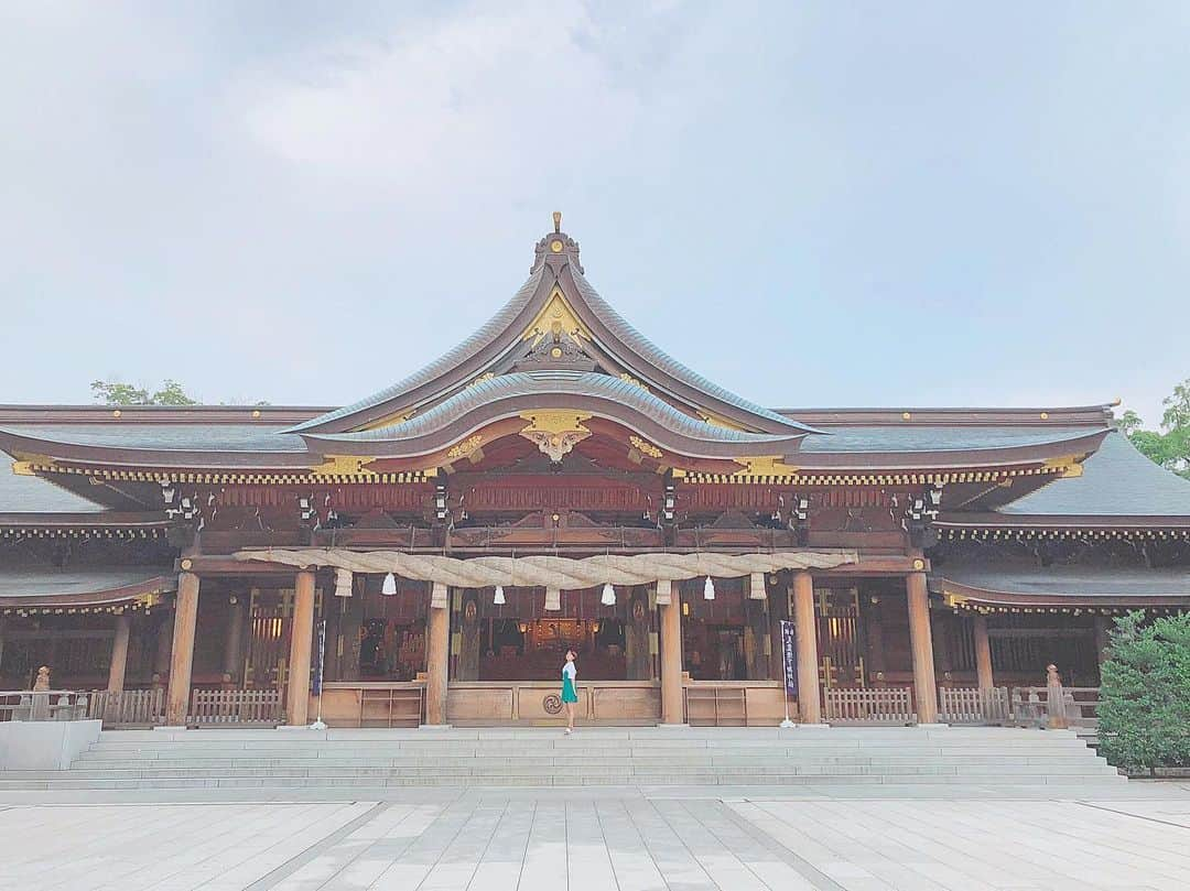 橋本香澄さんのインスタグラム写真 - (橋本香澄Instagram)「. 鯉に餌あげたくて 神社に行ってきたよ⛩🍞🐟 . 意外と涼しかったの！ 夏の神社おすすめ😇👌🏻💫 . #shrine #summer #japan #style  #instagood #instalike #instalove  #ootd #code #gap #hm #roxy」8月1日 12時12分 - _jasmine_tete_