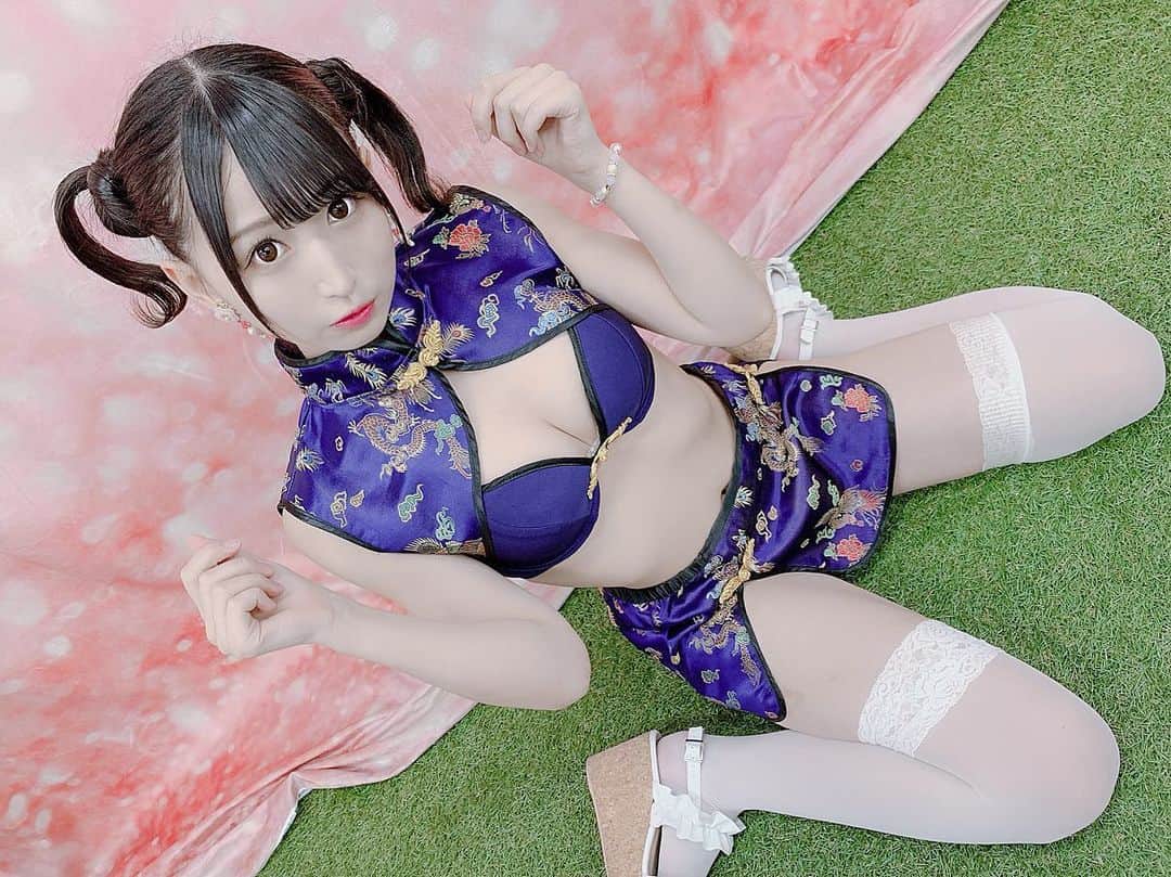 のインスタグラム：「CHINAスキ？🐼🌿 #谷麻由里 #グラドル #グラビア #水着 #チャイナ #チャイナ水着 #お団子 #ヘアアレンジ簡単 #ヘアアレンジ #キラフォレ #アイドル #キスカ #雑誌 #キスカプリンセス #フォローミー #拡散希望」