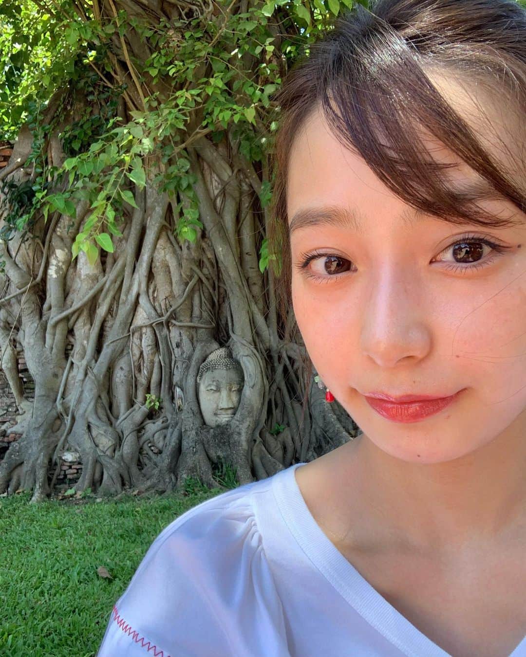 宇垣美里マネージャーさんのインスタグラム写真 - (宇垣美里マネージャーInstagram)「またまたタイのオフショットです！ 虎が大好きな宇垣さん🐯 メロメロになってましたよ😍 プレイボーイまだまだ発売中 ぜひご覧ください🐱 #宇垣美里 #プレイボーイ #トラ #ワットマハタート #3枚目背景にびっくりしてください」8月1日 22時01分 - ugakimisato.mg