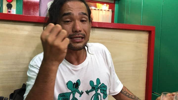 のインスタグラム：「ユウスケ林 @yusukehayashi_  麻婆豆腐に泣く🤣🤣🤣 #麻婆豆腐 #surfight」