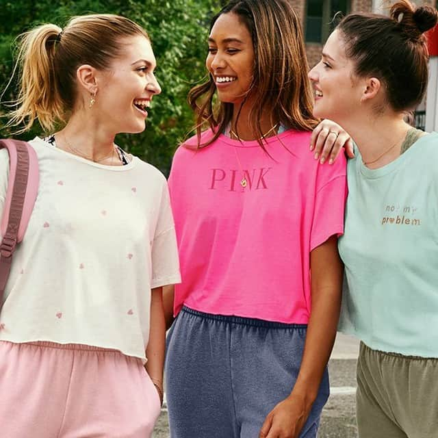 Victoria's Secret PINKさんのインスタグラム写真 - (Victoria's Secret PINKInstagram)「Today is for your girls! 👯‍♀️👭Happy #NationalGirlfriendDay! Tag your girls below & let them know you appreciate them!」8月1日 22時00分 - vspink