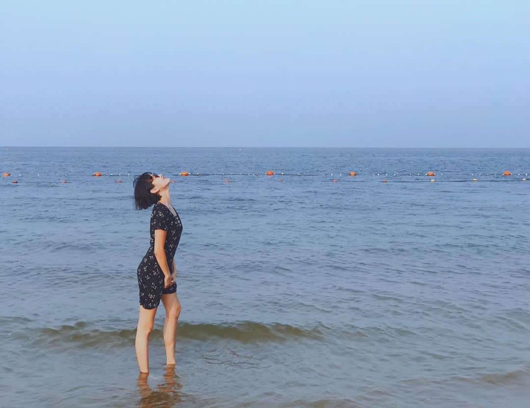 蘭舞ゆうさんのインスタグラム写真 - (蘭舞ゆうInstagram)「🧜🏻‍♀️ 今は中国の天津です。 まさか、中国で海に行けるとは思ってなかったな。花火したくなりました。明日からの公演も皆さまと一緒に楽しめますようにー #korean#japan#2019#일상#데일리#ranma」8月1日 22時11分 - ranma_yu