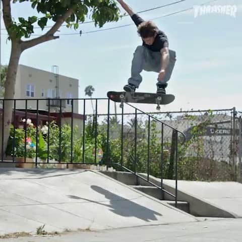 スラッシャーのインスタグラム：「📈 @yurifacchini 📈 ‘Double Up’ 🎬 @quadrasupply Playing now at ThrasherMagazine.com 💻」