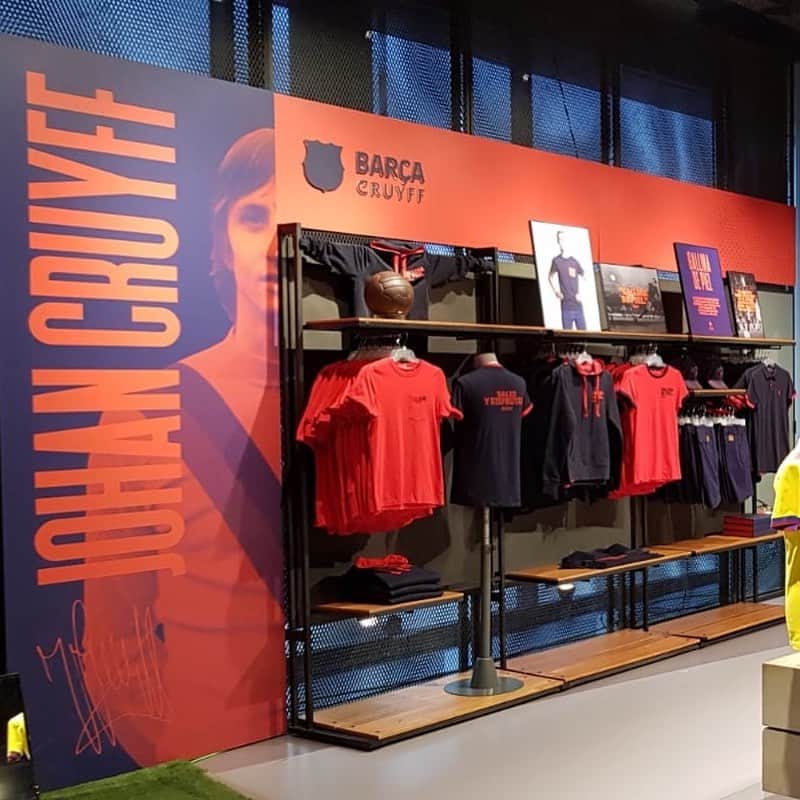 ヨハン・クライフのインスタグラム：「👏 Very proud to share that in collaboration with @fcbarcelona, the Barça Store Camp Nou will have a special Cruyff corner with products related to Johan. Gallina de piel.💙❤️ @cruyff @fcbarcelona」