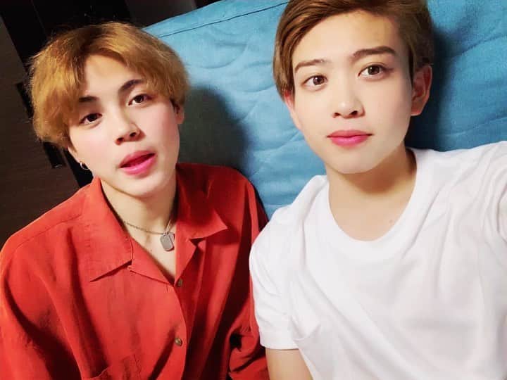 だいきのインスタグラム：「夏休みなのでイキって2人で金髪にしました！  #男子高生ミスターコン #男子高生ミスターコン2019 #おだけいすけ」