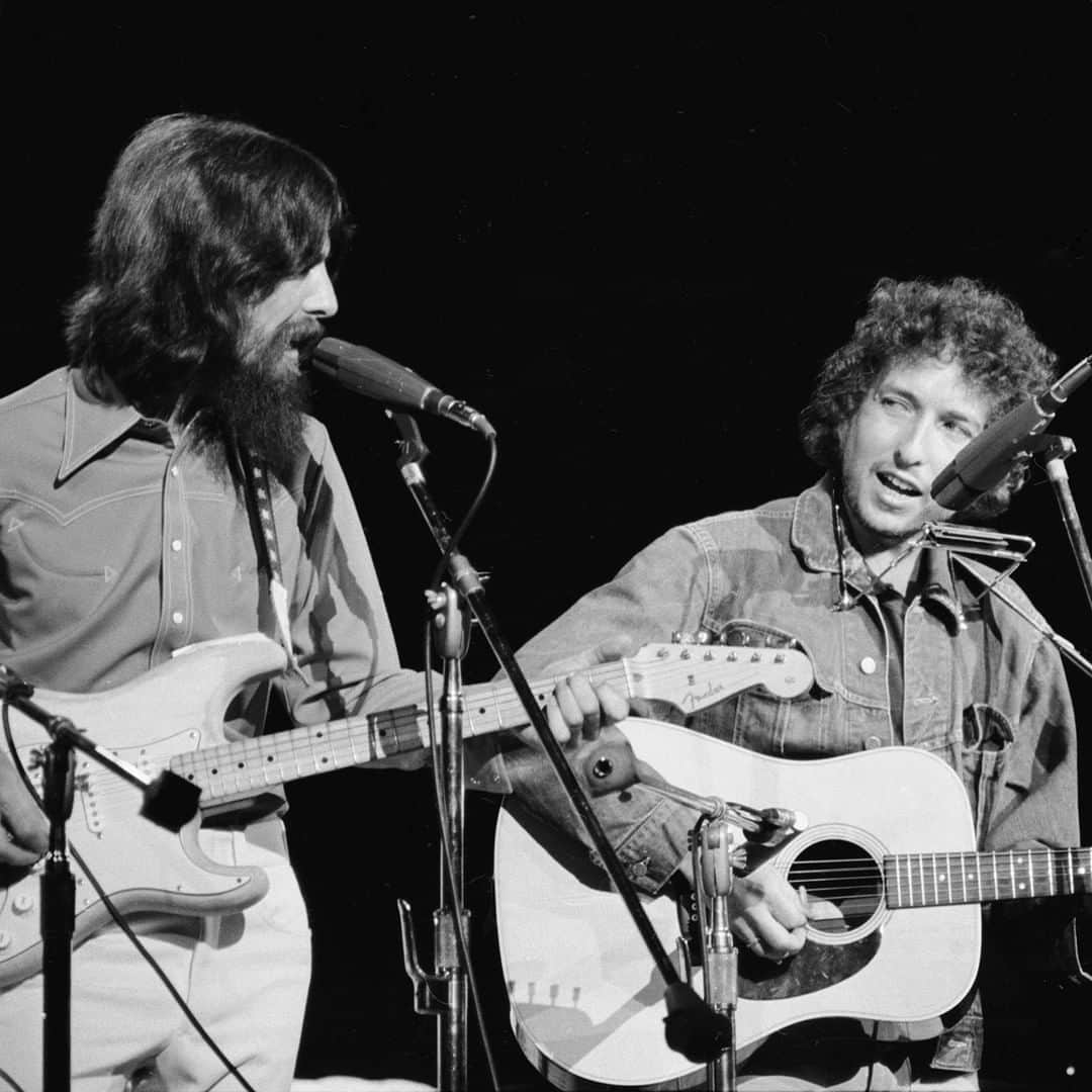 lifeさんのインスタグラム写真 - (lifeInstagram)「LIFE legends George Harrison and Bob Dylan performing at the Concert for Bangladesh at Madison Square Garden in NYC on August 1, 1971, 48 years ago today. (Bill Ray—The LIFE Picture Collection/Getty Images) #LIFElegends #GeorgeHarrison #BobDylan #TBT」8月1日 22時34分 - life