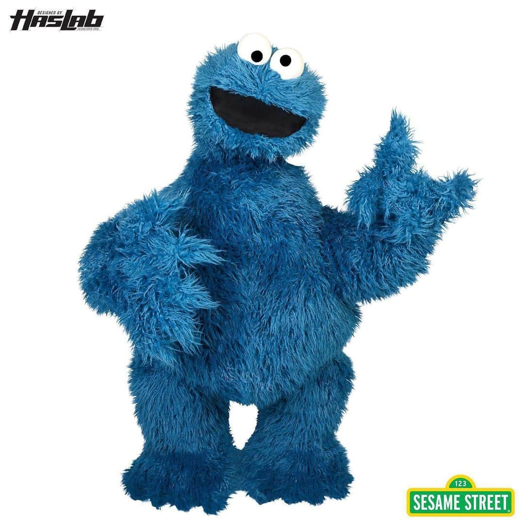 Hasbroさんのインスタグラム写真 - (HasbroInstagram)「Our newest HasLab project has launched – a fully poseable, full-size, photorealistic Cookie Monster replica. Head to the HasLab section on HasbroPulse.com for more information on how you can back this dream collectible today.」8月1日 22時40分 - hasbro