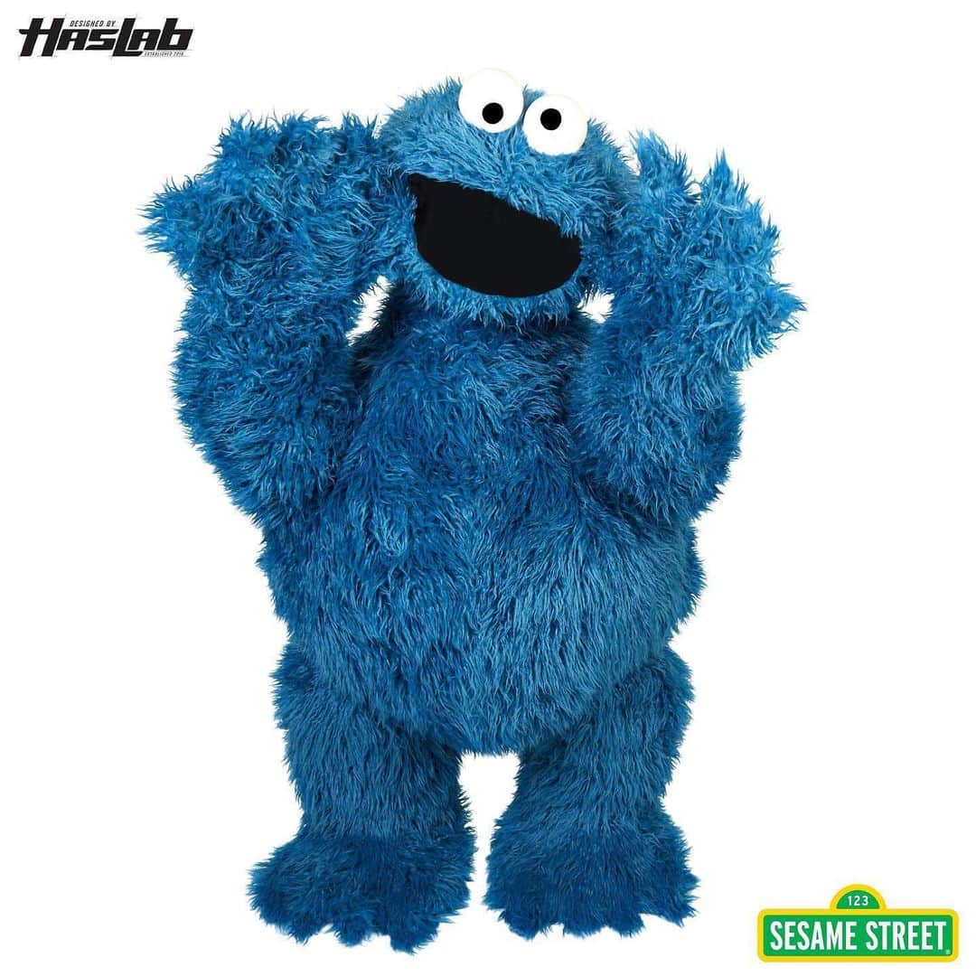 Hasbroさんのインスタグラム写真 - (HasbroInstagram)「Our newest HasLab project has launched – a fully poseable, full-size, photorealistic Cookie Monster replica. Head to the HasLab section on HasbroPulse.com for more information on how you can back this dream collectible today.」8月1日 22時40分 - hasbro