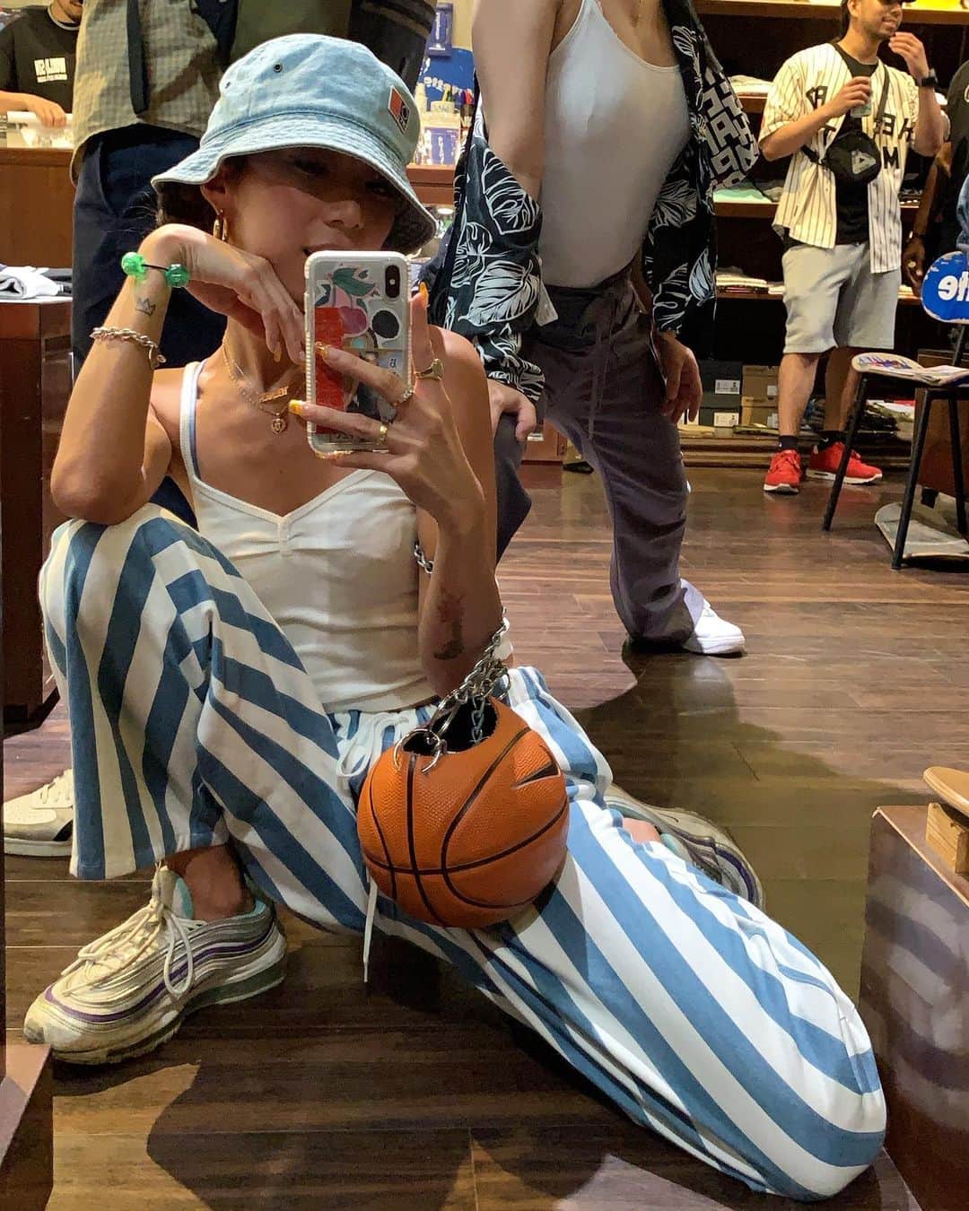UlalaGirlのインスタグラム：「Aye🤘🏼」