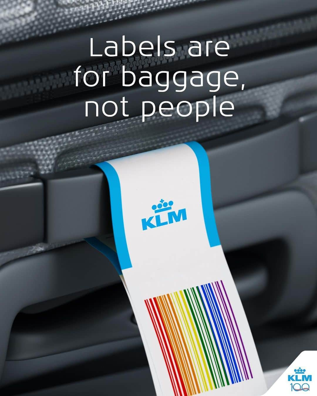 KLMオランダ航空さんのインスタグラム写真 - (KLMオランダ航空Instagram)「Pride gives you wings. ✈️🦄 🏳️‍🌈 #KLM #RoyalDutchAirlines #flyKLM #Pride」8月1日 22時54分 - klm