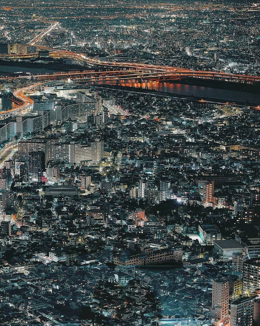 Berlin Tokyoさんのインスタグラム写真 - (Berlin TokyoInstagram)「The Tokyo Metropolitan Expressway is spread around the city of Tokyo like bloodstream. . . . 📍#hellofrom 🙋‍♂️ #tokyo , #japan  @instagram」8月1日 22時46分 - tokio_kid