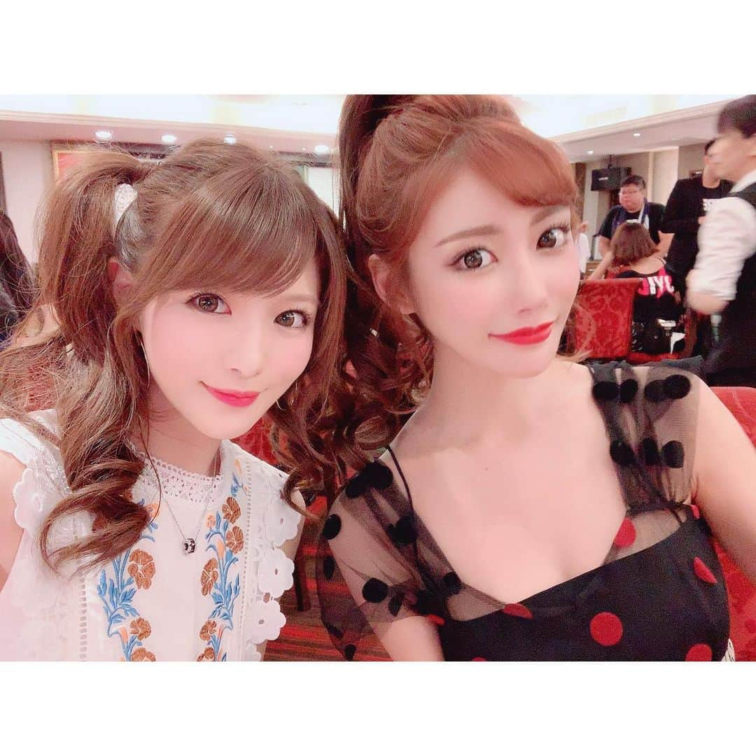 相沢みなみさんのインスタグラム写真 - (相沢みなみInstagram)「‪ご飯のテーブルが一緒でした🍽✨‬ 言葉を失うくらい綺麗だった…🤦🏻‍♀️💗‬ お写真撮って頂き‬ありがとうございました🙇🏻‍♀️‬ ‪ 明日からもよろしくお願いします✨‬ . #明日花キララ  #相沢みなみ  #tre」8月1日 22時47分 - epoint2016