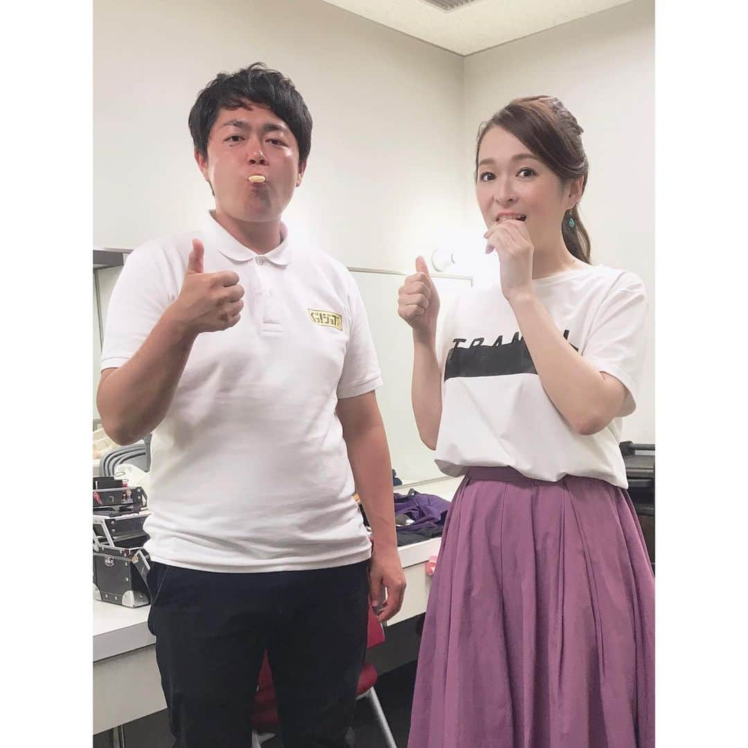 小野口奈々さんのインスタグラム写真 - (小野口奈々Instagram)「・ 収録後のもぐもぐタイム。 ハッピーターン食べてます😆 収録後ってお腹減るんですよね〜 #ぐっジョブ #おやつ #ハッピーターン #土居上野 #土居祥平 #小野口奈々」8月1日 23時02分 - nana0no