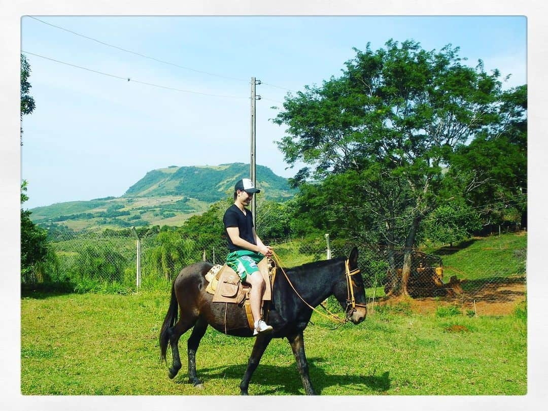 滝田学さんのインスタグラム写真 - (滝田学Instagram)「2009 Brasil  #馬 と #俺 #大地くん」8月1日 23時06分 - takita_manabu