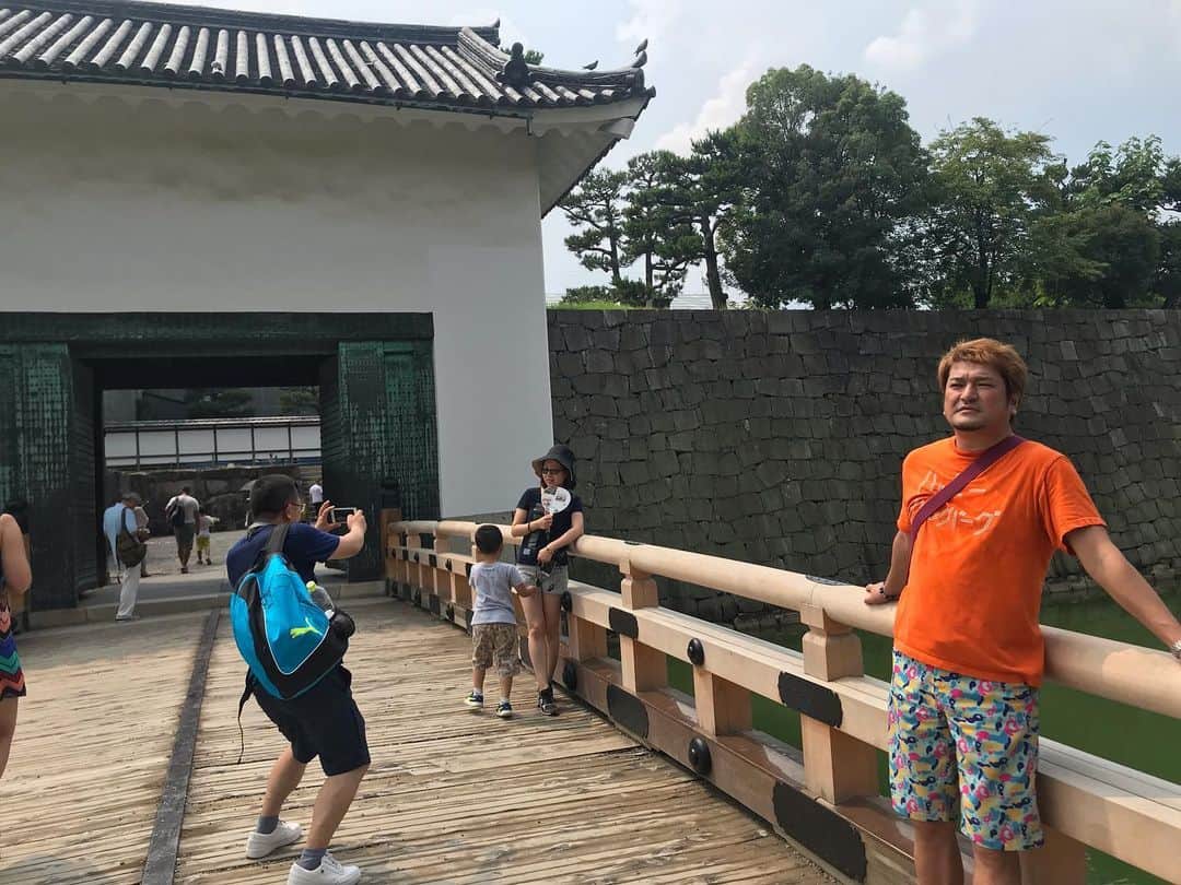 キャンヒロユキさんのインスタグラム写真 - (キャンヒロユキInstagram)「京都 二条城へ。  まとめ。 夏の昼間に二条城には行くな。酷暑。 でもいろんな発見があった。それは良かった。」8月1日 14時28分 - kiyancan