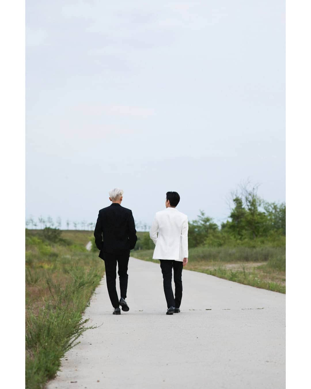 EXOさんのインスタグラム写真 - (EXOInstagram)「세훈&찬열 '부르면 돼 (Closer to you)' MV Behind Photos🎬📸 - #세훈 #찬열 #SEHUN @oohsehun #CHANYEOL @real__pcy #SEHUN_CHANYEOL #EXO_SC #Whatalife #엑소 #EXO #weareoneEXO #세훈찬열_Whatalife #SEHUN_CHANYEOL_LOG」8月1日 14時30分 - weareone.exo