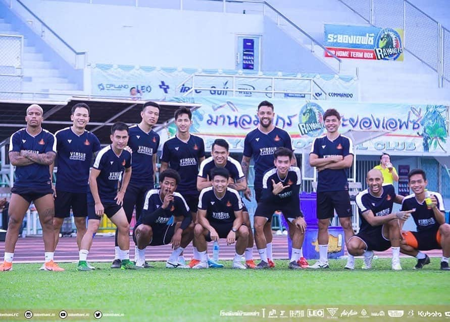 下地奨さんのインスタグラム写真 - (下地奨Instagram)「Keep going 💪🏻💪🏻💪🏻 #shoshimoji #ss10 #football #group #teamwork #go #to #T1」8月1日 14時50分 - sho_shimoji