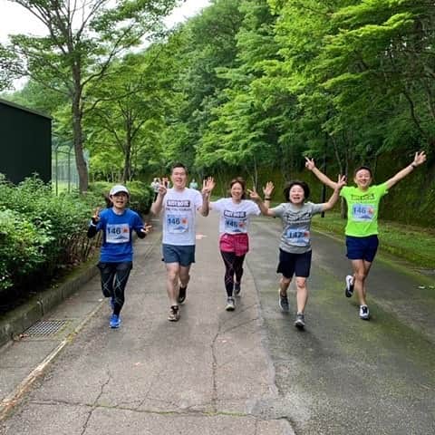 オイコスのインスタグラム：「「第25回ランナーズ24時間リレーマラソンin富士北麓公園大会」にて、ランナーの皆様にOIKOSを試食いただきました😋 OIKOSを食べて、24時間チームで楽しくリレーRun👟 #オイコス #ジブン追い越す #oikos #ヨーグルト #ギリシャヨーグルト #protein #プロテイン #タンパク質 #高タンパク #sports #スポーツ #ランニング #running #マラソン #marathon」