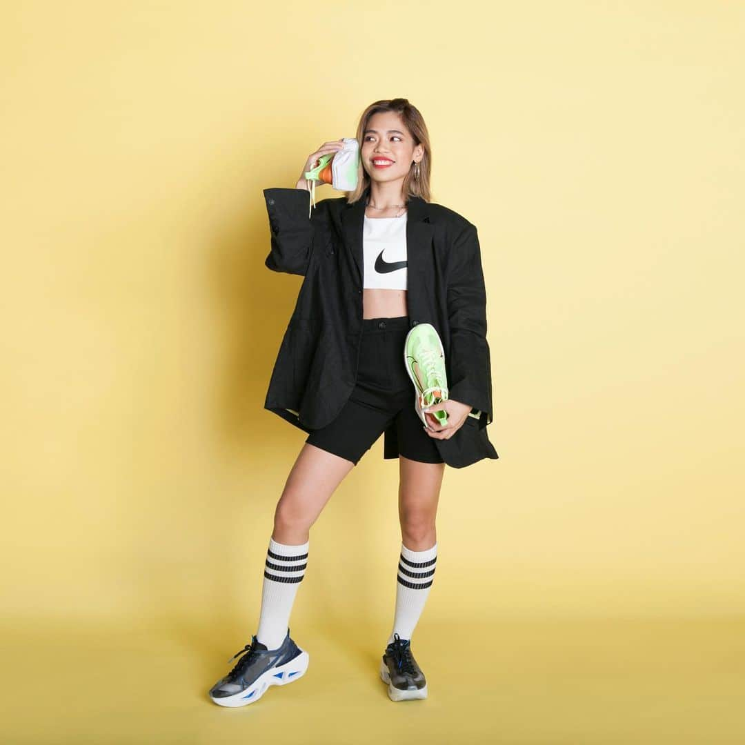 アトモスガールズ/atmos girlsさんのインスタグラム写真 - (アトモスガールズ/atmos girlsInstagram)「【NOW ON SALE】 8/1(THU) 本日よりNIKE WMNS ZOOM X VISTA GRAINDが登場☀️ 前回開催されたGIRLS AWARD atmos pink × NYLON JAPANステージにて高橋愛さん( @i_am_takahashi )着用で初お披露目となった今作はミッドソール周りの大きくて大胆なデザインになっております。 アッパーは透ける素材をしようしており、ソックスで色々遊べるのも◎ . NIKE WMNS ZOOM X VISTA GRAIND  BQ4800-500 BQ4800-700 ¥16,000＋TAX . #atmostokyo#atmos#atmospink#nike #zoomvistagraind#ナイキ#アトモス」8月1日 15時28分 - atmos_pink_official