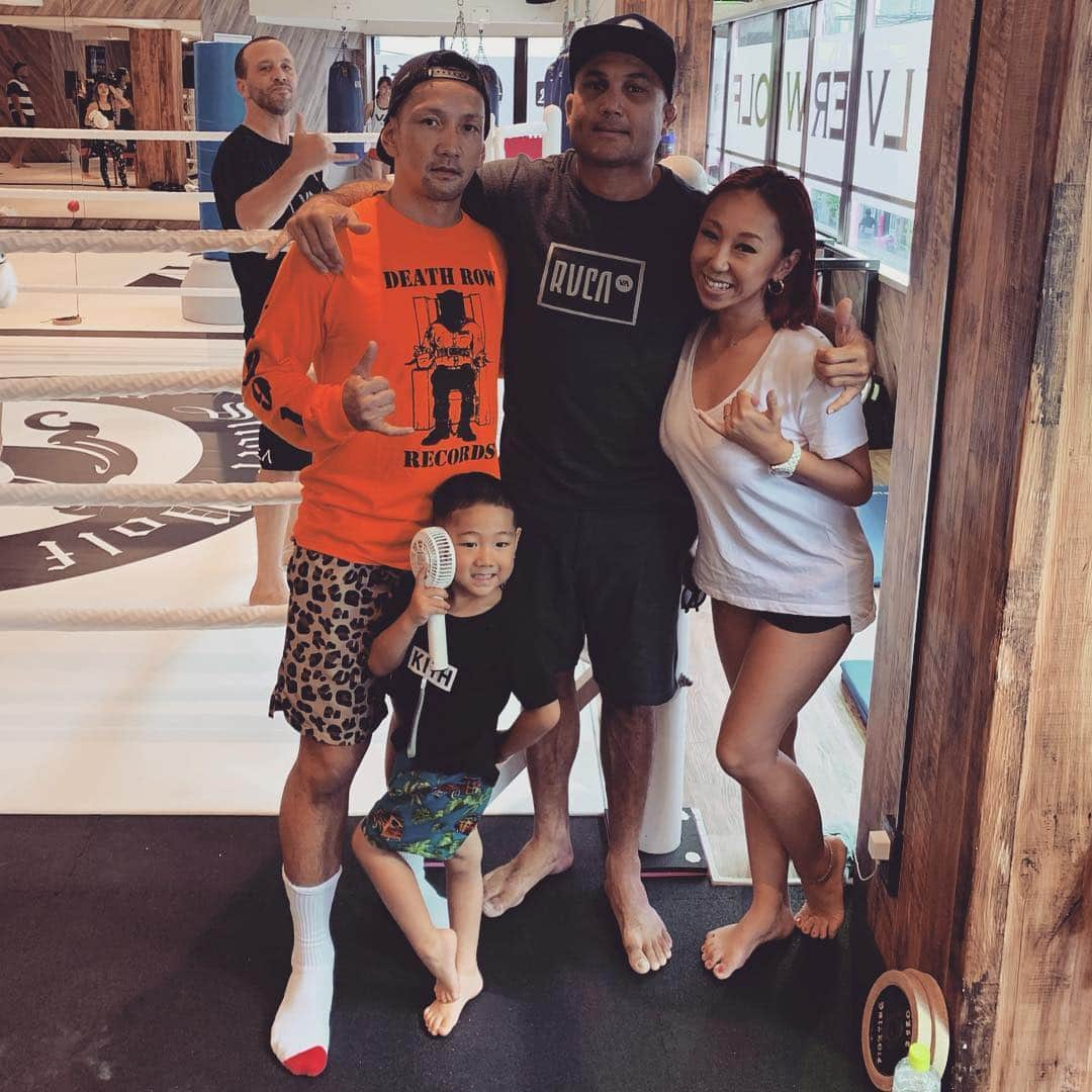 JAMOSAさんのインスタグラム写真 - (JAMOSAInstagram)「Thanks RVCA FAM for coming to Silver Wolf🥊💯Costa Mesa RVCA でお世話になったファミリーと日本で再会！！」8月1日 16時03分 - jamosa148