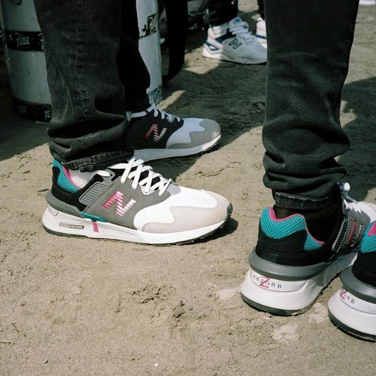 HYPEBEASTさんのインスタグラム写真 - (HYPEBEASTInstagram)「@hypebeastkicks: @patta_nl has teamed up with @newbalance for a new “Runs in the Family” lookbook. It showcases the modernized 997S silhouette in the “Castlerock/Amazonite” colorway, the 997H sneaker, and various apparel pieces. Swipe to check it out. ⁠⠀ Photo: @violette_esmeralda」8月1日 15時56分 - hypebeast