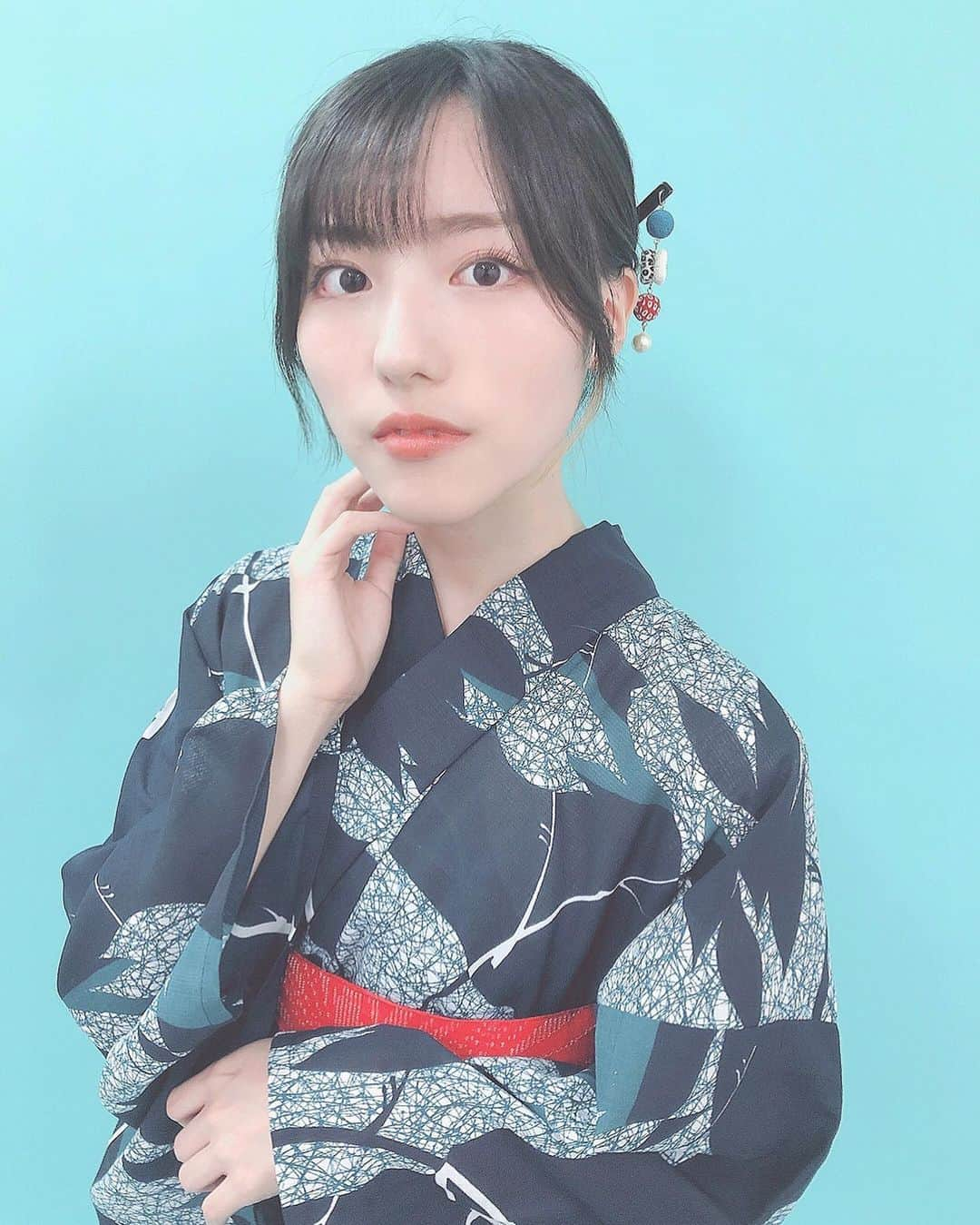 井尻晏菜さんのインスタグラム写真 - (井尻晏菜Instagram)「﻿ ﻿ 先日撮影で浴衣を着ました👘﻿ ﻿ ﻿ 祭りとかプライベートで﻿ もっと沢山着たいなと思いつつ﻿ 全然着る機会がないので今年は沢山着たい…😂笑﻿ ﻿ ﻿ ﻿ 全体姿は是非生写真をお手に取って見ていただけたらなと思います☺️☺️☺️﻿ ﻿ ﻿ ﻿ #浴衣 #オフィシャル #生写真 #浴衣着たい」8月1日 16時11分 - ijirianna0120