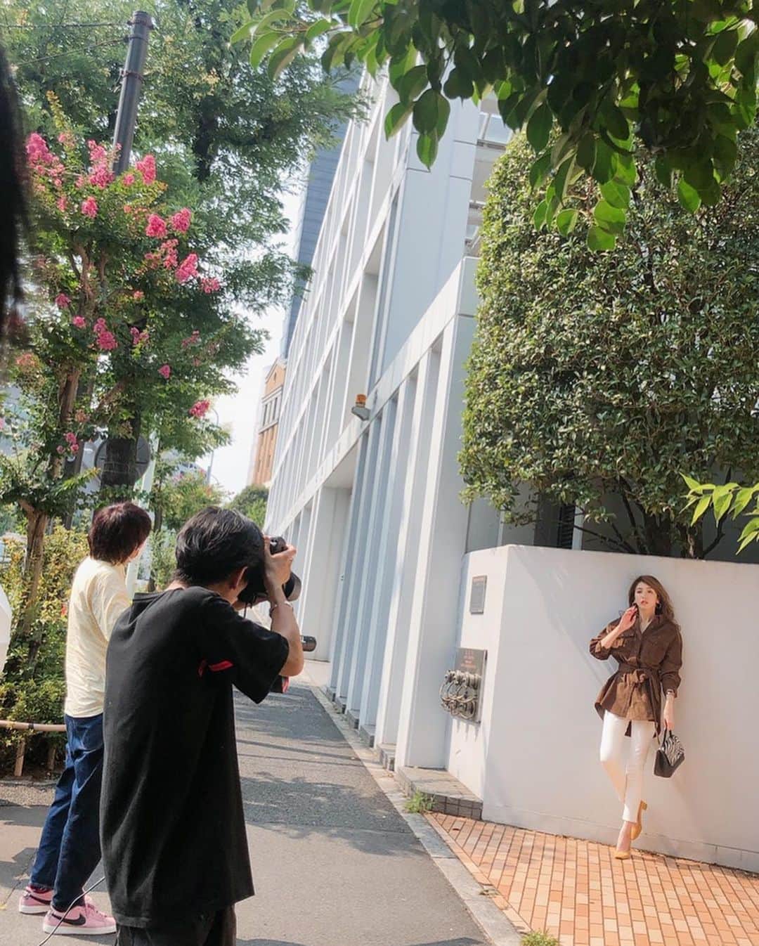 美香さんのインスタグラム写真 - (美香Instagram)「今日は @andgirl_jp 10月号の撮影でした！  プールに入ったらすぐ抜けちゃうよね。。。色🙀 自宅で自分で簡単にカラー出来たらいいのになぁ💆‍♀️💈」8月1日 16時19分 - mikaofficial99