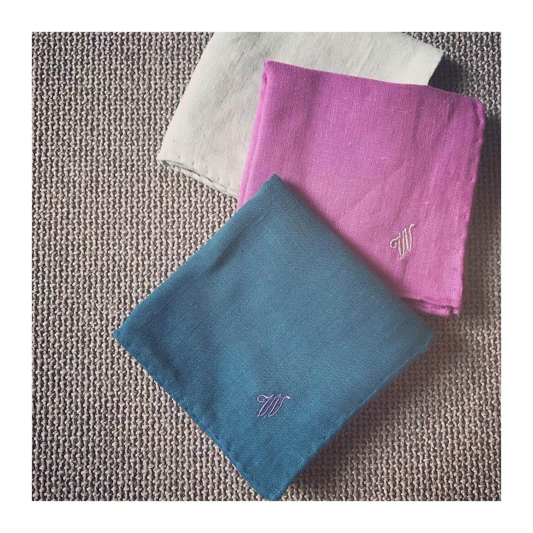 上村若菜のインスタグラム：「Linen ハンカチ🦋🌷 . #wakamesfavorite #誤って削除してしまったので再投稿失礼します🙇‍♂️ #swimmiehandkerchief #アウトドアタオル #も買いました」