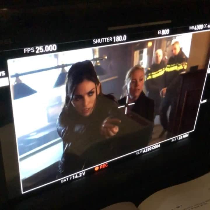 ヨランテ・ヴァン・カスベルヘンのインスタグラム：「#Countdown #DNA #Soon 🎬」