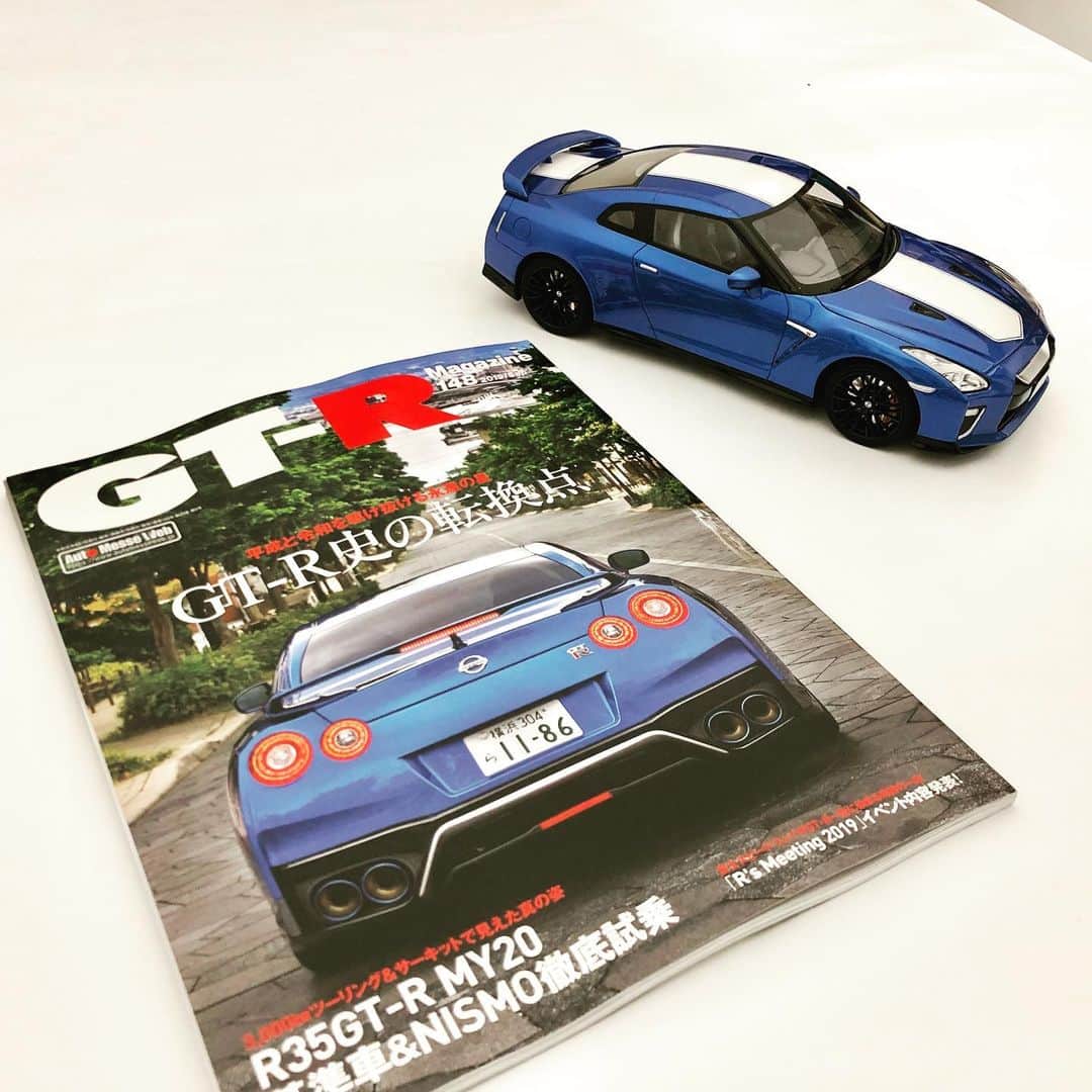 のインスタグラム：「. 1:18 Resin Model samurai series Nissan GT-R 2020 year model  GT-Rマガジン148号は本日発売!  #kyosho #nissan #gtr #gtr35 #nissangtr #gtrlife #r35 #gt3 #carlife #carcollection #motorsport #collection #carmodel  #luxurylifestyle #motorsport #luxurycar #luxurydesign #remodeling #japancar #stance #stancenation #stancenation #tune #amazingcar #gtrlovers #ミニカー #京商 #日産 #交通タイムス社 #gtrマガジン www.kyosho.com」