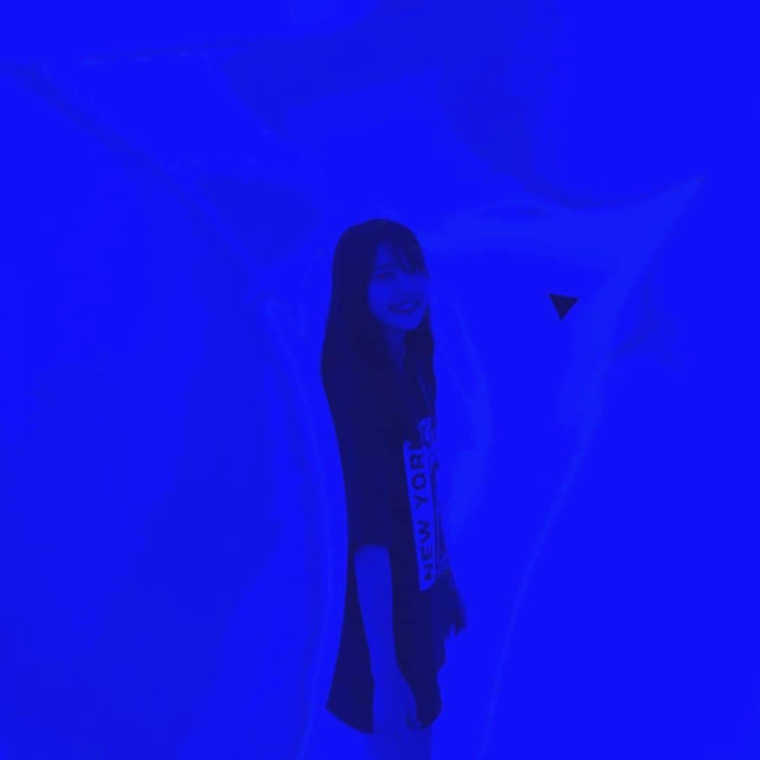 谷中唯彩さんのインスタグラム写真 - (谷中唯彩Instagram)「やっと！ Team Lab☆Planets Tokyo行ってきました:-)) . やっと流行りに乗れた、、w . 裸足で進むんだけどなんどもゾワゾワ体験ありました🤗 . まだ行ってない人は行くべき！ . #teamlabplanets #planets #Tokyo #チームラボ #豊洲 #チームラボ豊洲 #流行りに #乗れました  #yuisa #picoftheday #me #japanesegirl #girl #japan #tokyo#makeup #メイク #메이크업#97line #98 #21 #얼짱 #한국 #インスタ映え #お出かけ」8月1日 16時43分 - yuisa_erg
