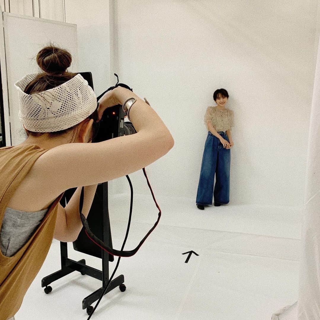 高橋愛さんのインスタグラム写真 - (高橋愛Instagram)「ㅤㅤㅤㅤㅤㅤㅤㅤㅤㅤㅤㅤㅤ ㅤㅤㅤㅤㅤㅤㅤㅤㅤㅤㅤㅤㅤ @leejeansjp さんの 撮影してきました👖❤️ ㅤㅤㅤㅤㅤㅤㅤㅤㅤㅤㅤㅤㅤ 楽屋に虫が出て 大騒ぎでした😂 楽しかった〜 ㅤㅤㅤㅤㅤㅤㅤㅤㅤㅤㅤㅤㅤ #lee #leejapan」8月1日 16時44分 - i_am_takahashi