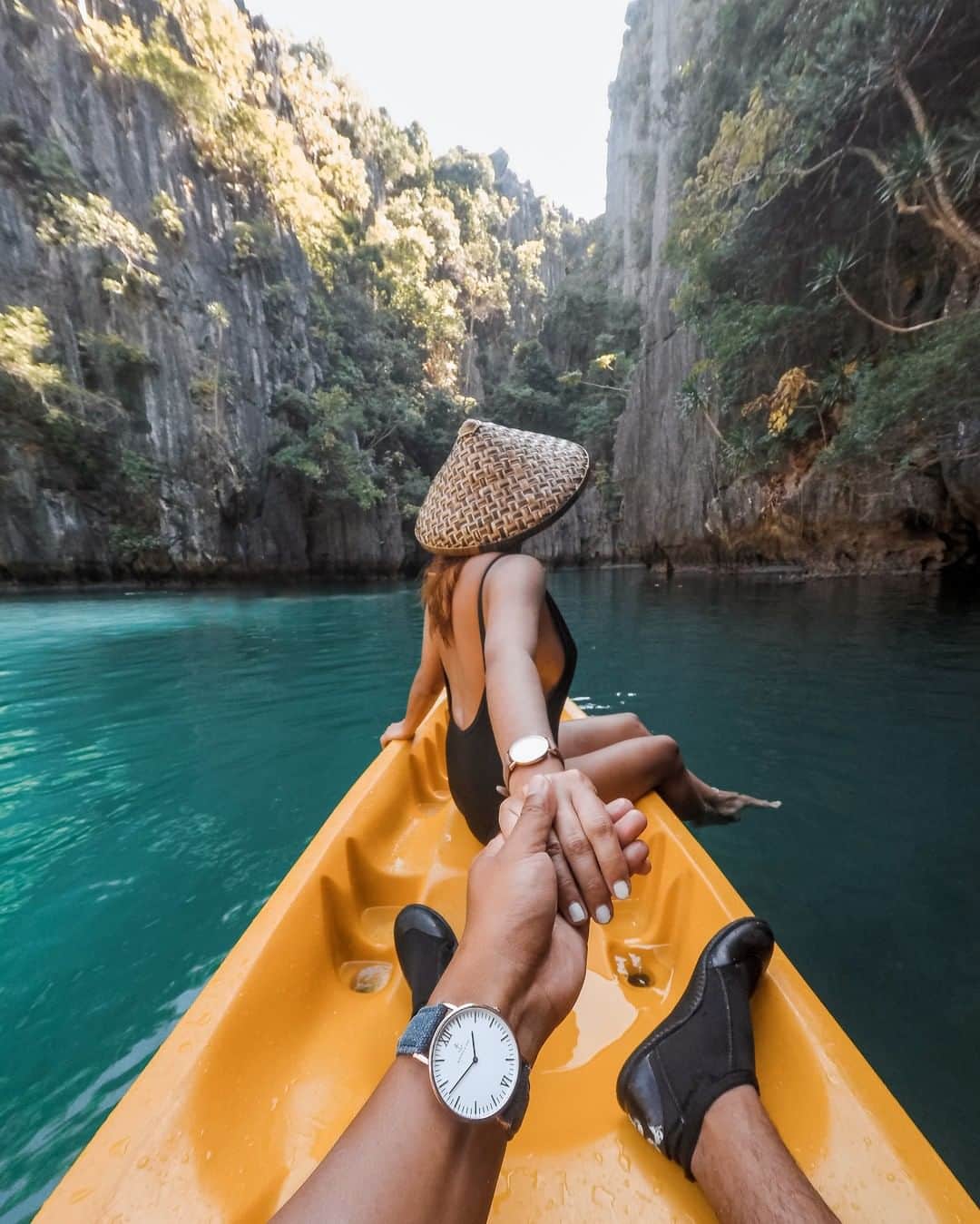 Kapten & Sonさんのインスタグラム写真 - (Kapten & SonInstagram)「'Find me where the wild things are!' 🌊 @ninjarod explores some beautiful places with our Campus! Discover all our stylish watches in our summer sale! #bekapten #kaptenandson⁠ .⁠ .⁠ .⁠ #travelling #travelgram #traveladdicted #summervibes #summertime #summersale #passportpassion #watches #watchesofinstagram」8月1日 17時30分 - kaptenandson
