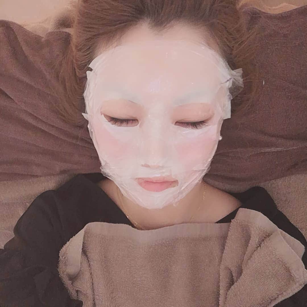 中島彩さんのインスタグラム写真 - (中島彩Instagram)「美容クリニックでお肌管理❤️@81clinic  レーザートーニングを✨ キャンペーンの告知を見て❤️→5枚目　 気になっていたハイフと血液クレンジングを次回予約してきました✨ 今から楽しみで楽しみで仕方ない～💕 いつも親身になってアドバイスをしてくれる可愛くて大好きな看護師のくどうさんと❤️ @81clinic  #81clinic #美容クリニック　#リフトアップ #毛穴レス #トーンアップ　#レーザートーニング　#エイジングケア　#アンチエイジング　#江坂」8月1日 17時24分 - aya.n.aya