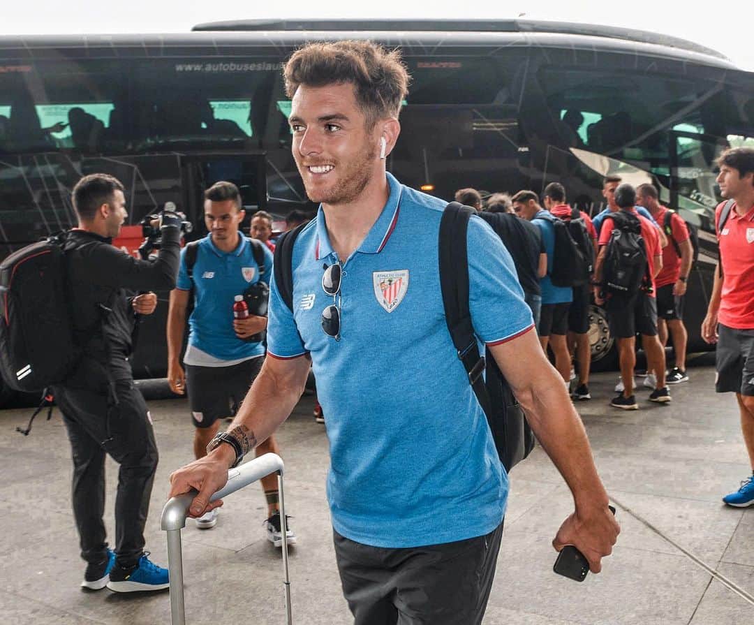 イバイ・ゴメスのインスタグラム：「🚎 Soria. Matchday! 💪🏼 Hoy 20:30 vs @cdnumancia ⚽️ Aupa @athleticclub ! 🦁 🔴⚪️」