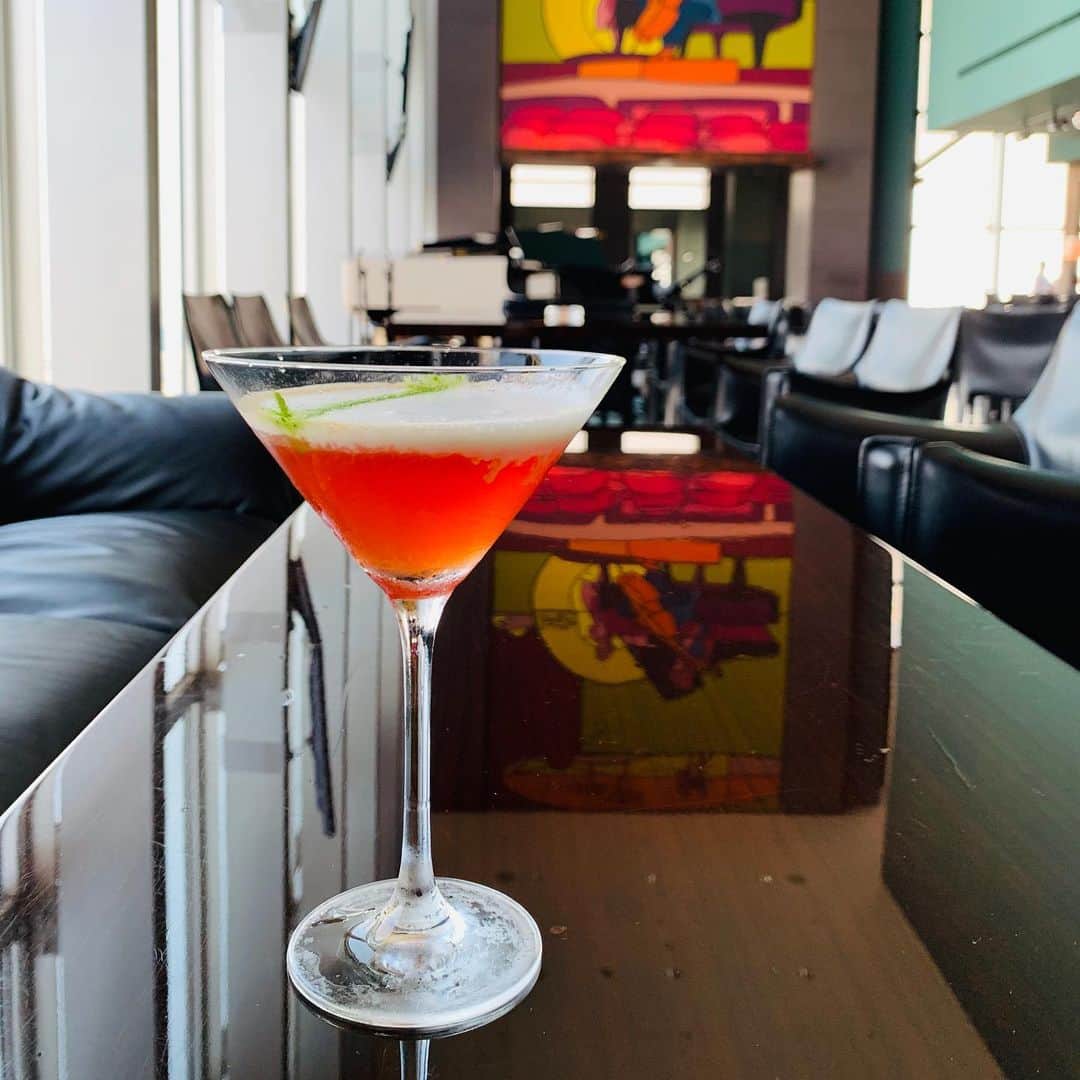 Park Hyatt Tokyo / パーク ハイアット東京さんのインスタグラム写真 - (Park Hyatt Tokyo / パーク ハイアット東京Instagram)「From today, we will start serving JUBILEE, our original cocktail to commemorate Park Hyatt Tokyo’s 25th anniversary this year. Come to New York Bar or The Peak Bar, and enjoy this special cocktail, made with a base of raspberry-infused Campari and Japanese whiskey.  今宵より、#ニューヨークバー と #ピークバー にて #開業25周年記念カクテル「#ジュビリー」を提供。ラズベリーをカンパリに漬け込んだオリジナルリキュールと国産ウイスキーをベースにしたスペシャルな一杯を夏の一夜にどうぞ。  #parkhyatttokyo #jubilee #jubileeatthepark #newyorkbar #thepeakbar #25thanniversary  #luxuryispersonal #specialcocktail #開業25周年 #パークハイアット東京 #オリジナルカクテル」8月1日 17時39分 - parkhyatttokyo