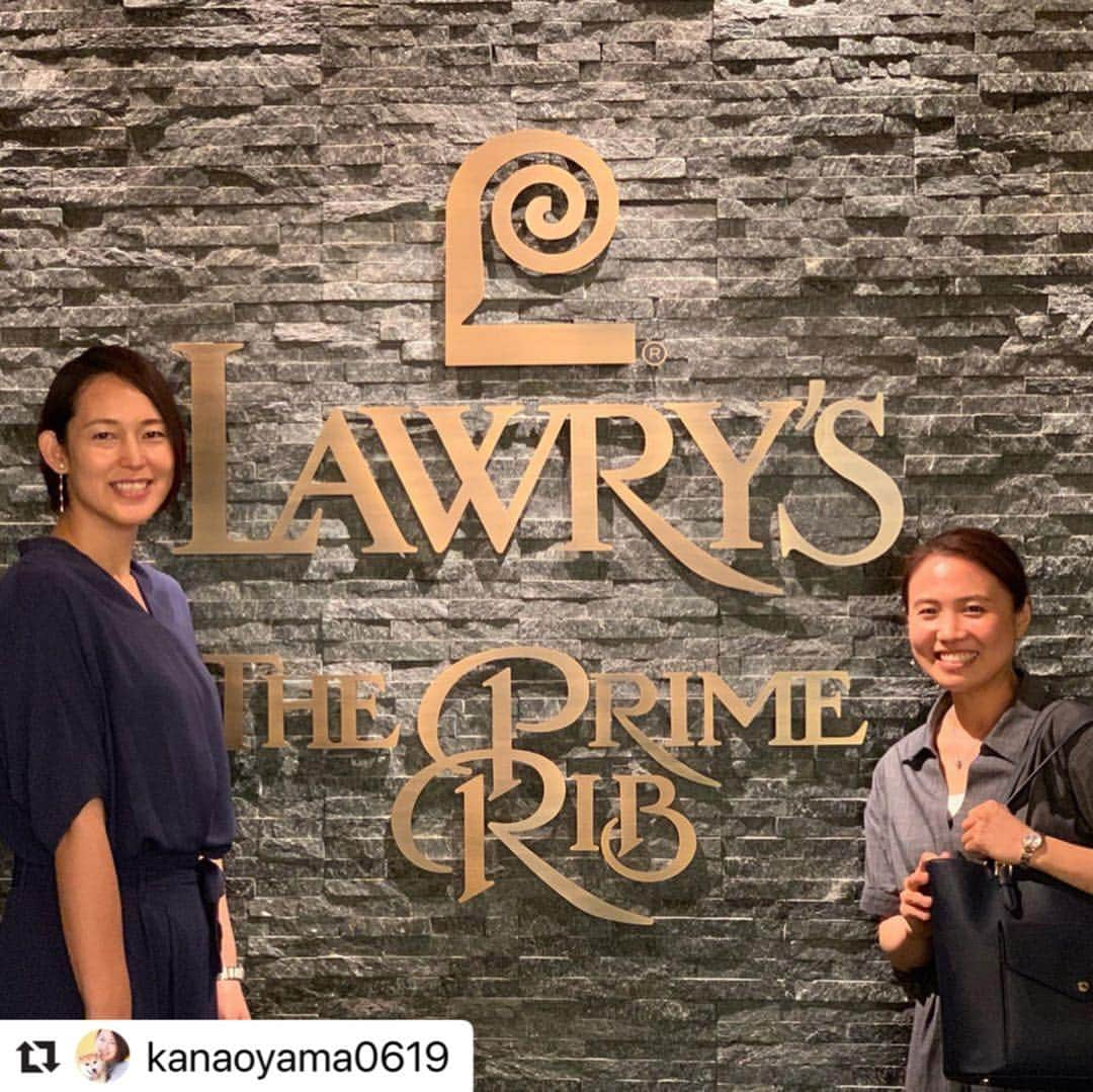 平野 早矢香さんのインスタグラム写真 - (平野 早矢香Instagram)「大山加奈ちゃんとLawry's The Prime Rib でランチデート❤️杉本美香ちゃんは急遽合流できず😭残念だけどまた次回は3人で✨✨同級生アスリート繋がりはとても嬉しい😆色々な話をしてまた明日から頑張ろう‼️と元気もらえました✨  明日8月2日(金)は #テレビ朝日 #グッドモーニング #朝6時から  よろしくお願いします😊  #Repost @kanaoyama0619 with @make_repost ・・・ . . さやかちゃんとランチ💓💓 . ほんとはみかちゃん @mika___smile も 参加予定だったけど 急きょ参加できず😭😭 . . さやかちゃんもみかちゃんも 志や想いや考え方が似ている 同い年のアスリート。 . . 会うと刺激もらえるし 元気になるし 頑張ろうって思える存在。 . . それぞれ競技はちがうけど みんなでスポーツ界を 変えていきたいって思うし みんなとなら変えられるって思う‼︎‼︎ . . 楽しかったなーーー‼︎‼︎‼︎ . . いつも身体のことなど たくさん心配してくれるさやかちゃん。 . ほんと優しいのです😭 . いつもありがとう😭😭 . . #平野早矢香 ちゃん #🏓 #同い年 #同級生  #ロウリーズザプライムリブ」8月1日 17時31分 - sayakahirano0324