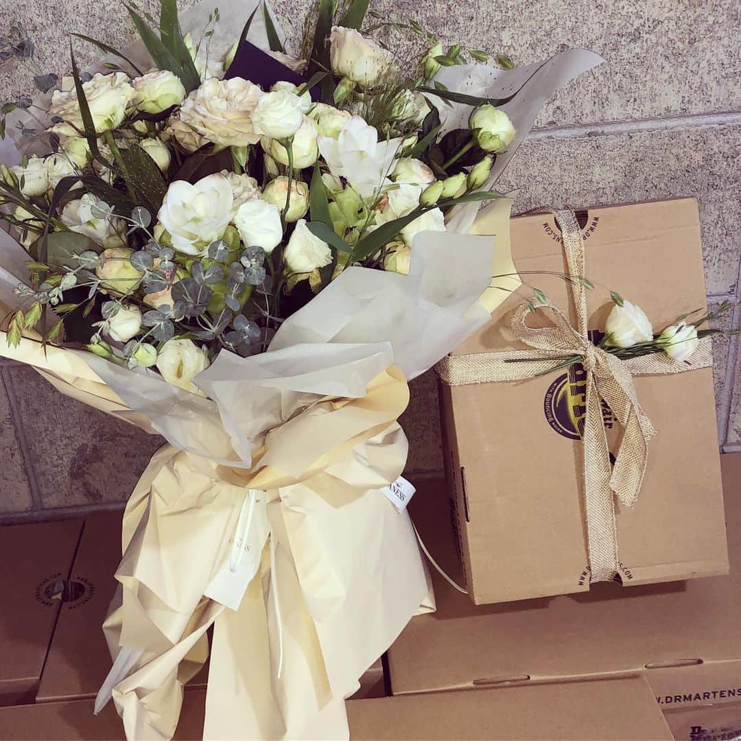ヒョナ さんのインスタグラム写真 - (ヒョナ Instagram)「감사합니다 🌼🌼🌼💜💜💜」8月1日 17時43分 - hyunah_aa