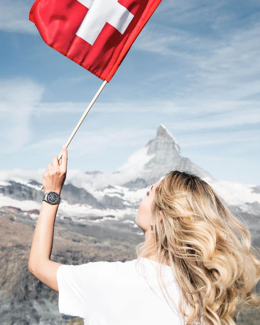 オメガさんのインスタグラム写真 - (オメガInstagram)「#SwissMade / #OMEGAmychoice Happy Swiss #NationalDay to everyone on Earth! #Moonwatch」8月1日 18時11分 - omega