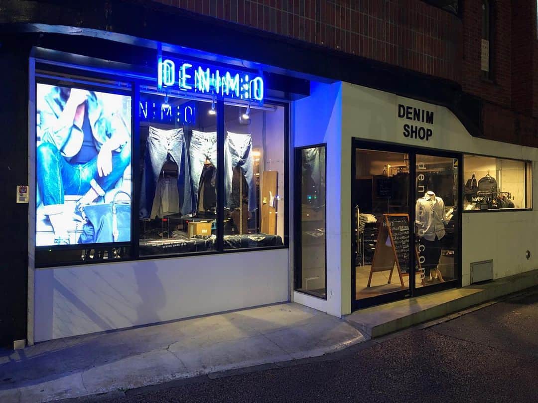 Denimioさんのインスタグラム写真 - (DenimioInstagram)「Should you ever feel like visiting out brick and mortar store (which is awesome by the way), you can swing by any time and we'll be there to talk all things denim!」8月1日 18時22分 - denimio_shop