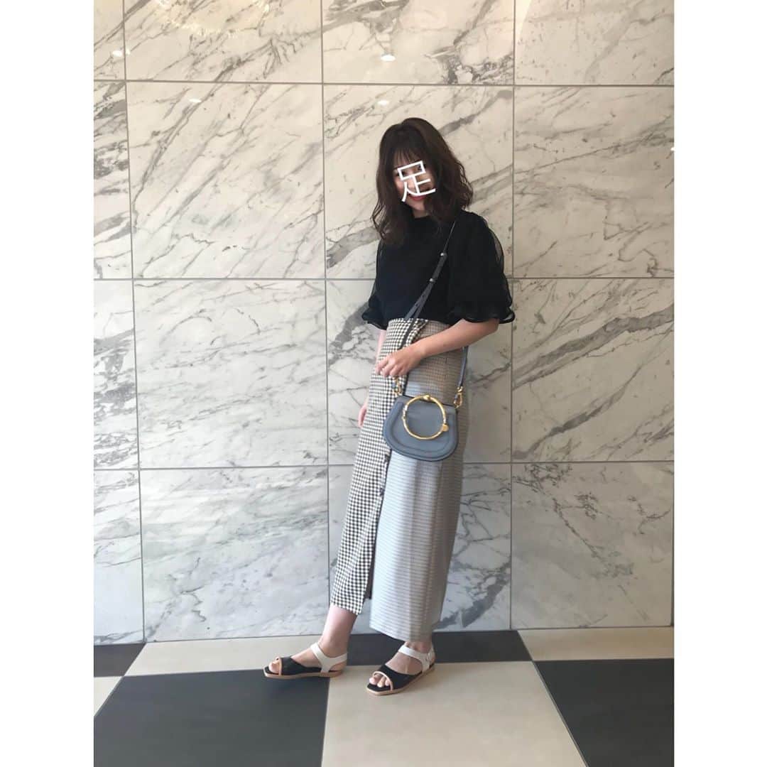 足の裏さんのインスタグラム写真 - (足の裏Instagram)「SNSに私服を載せてほしいとリクエストをいただくので、タグ付けてこれから載せていきます🙇‍♂️ 上下アルシーヴです。  #私服」8月1日 18時16分 - ashiura.163
